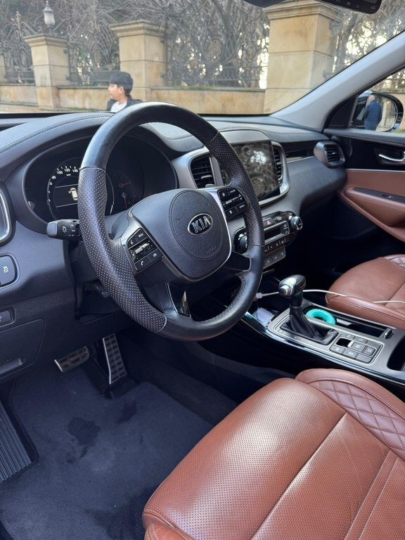 2017 Kia Sorento, 2.2L, 180000km - Image 13