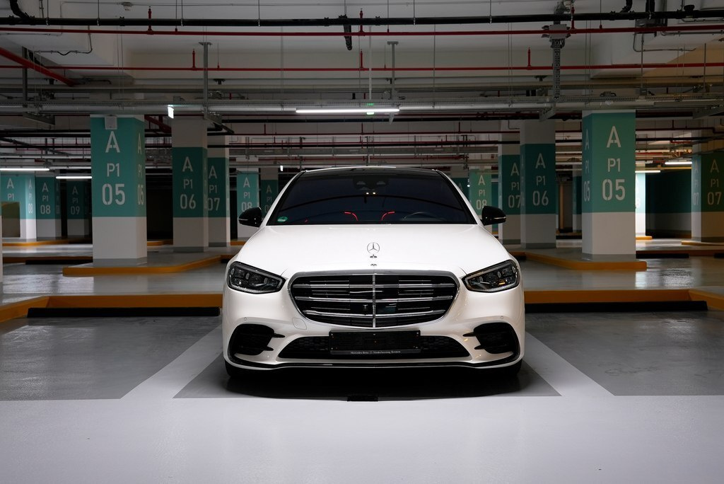 2022 Mercedes S 580 e 4MATIC, 3.0L, 39200km - Image 2
