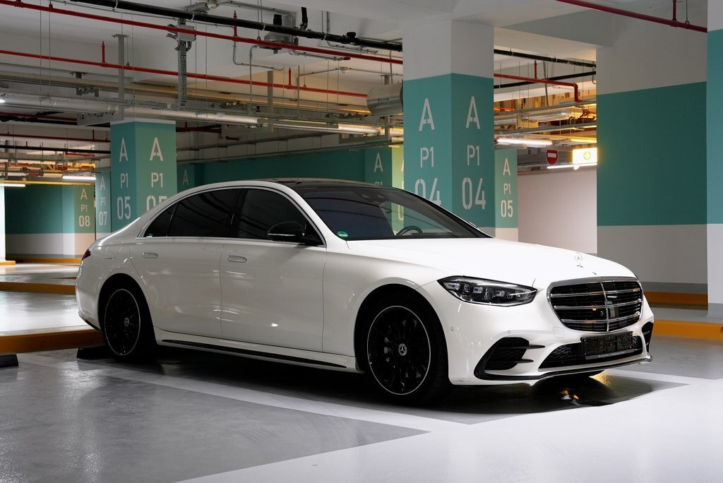 2022 Mercedes S 580 e 4MATIC, 3.0L, 39200km - Image 3
