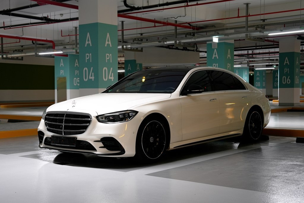 2022 Mercedes S 580 e 4MATIC, 3.0L, 39200km - Image 4