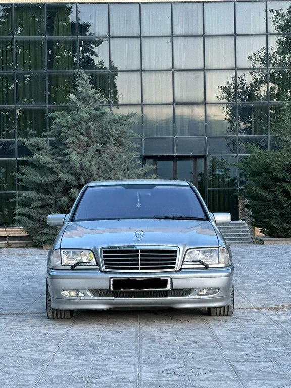 1997 Mercedes C 180, 1.8L, 275000km - Image 1