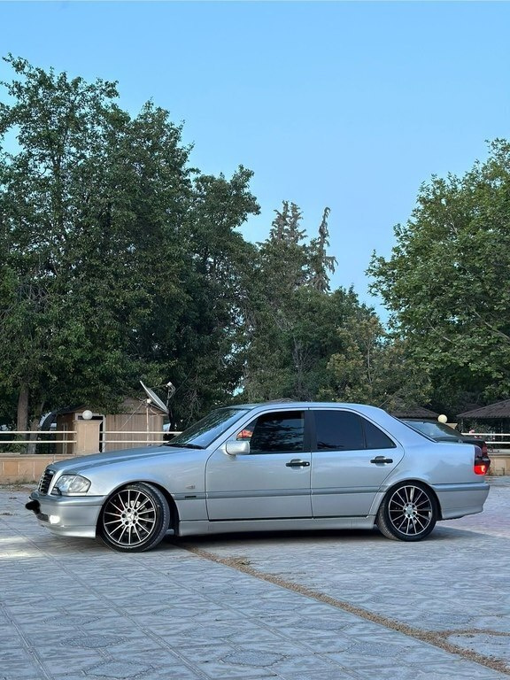 1997 Mercedes C 180, 1.8L, 275000km - Image 3