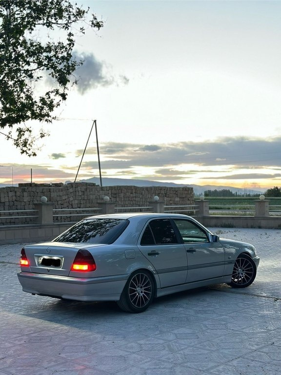1997 Mercedes C 180, 1.8L, 275000km - Image 4